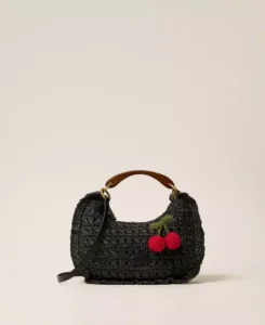 Borsa ‘Croissant’ in rafia crochet con ciliegie